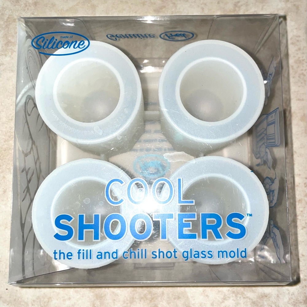 COOL SHOOTERS Fill & Chill Shot Glasses Mold NEW